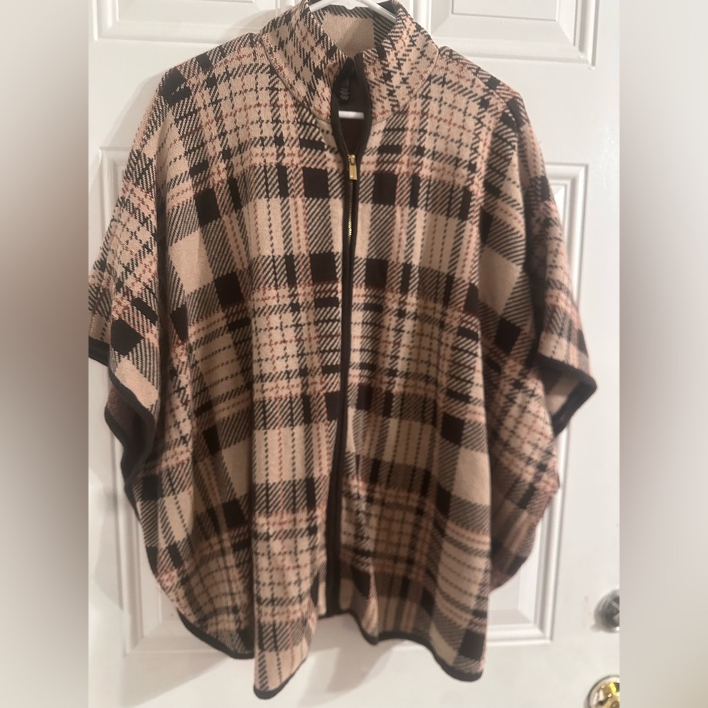 Jones New York Beige and Brown Plaid Cape